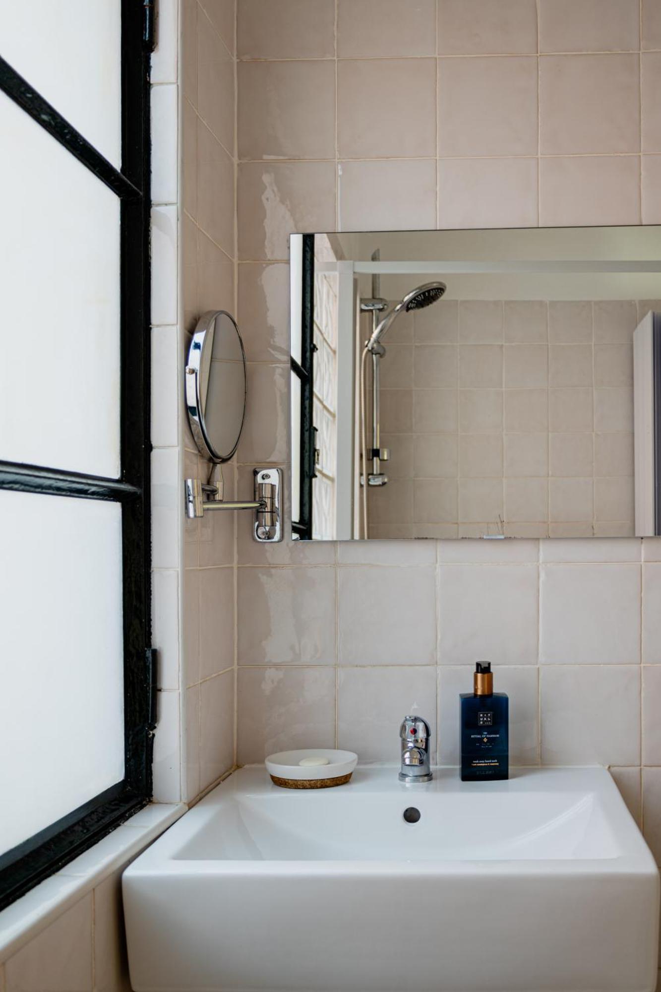 Angels Homes-n27, 3ºfloor - Bairro Tipico, Centro Apartamento